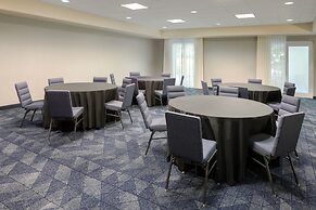 Courtyard by Marriott Edison Woodbridge