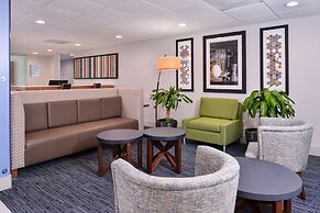 Holiday Inn Express Hotel & Suites Elgin by IHG