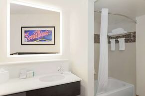 Hampton Inn & Suites Austin - Downtown / Convention Center