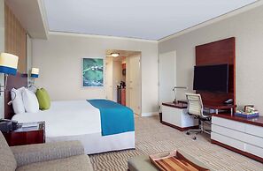 Trump International Beach Resort