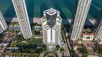 Trump International Beach Resort