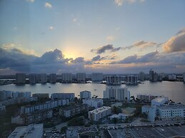 Trump International Beach Resort