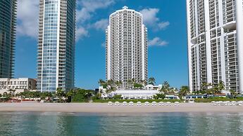 Trump International Beach Resort