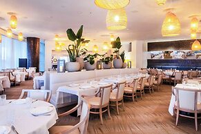 Trump International Beach Resort