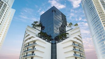 Trump International Beach Resort