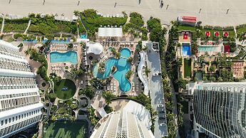 Trump International Beach Resort