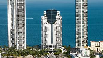 Trump International Beach Resort