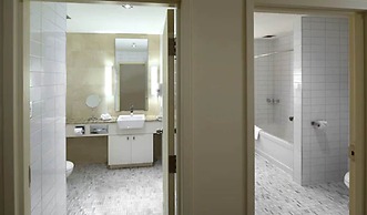 Le Square Phillips Hotel And Suites