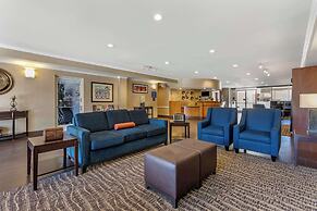 Comfort Suites Visalia Convention Center