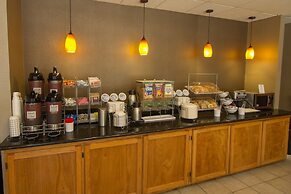 Comfort Suites Visalia Convention Center