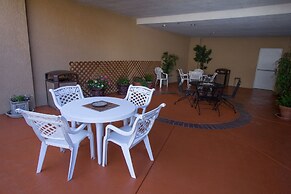 Comfort Suites Visalia Convention Center