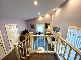 Parisian Courtyard Inn