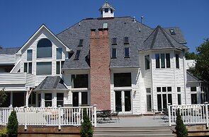 The Columbia Inn at Peralynna Manor