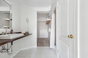 The Columbia Inn at Peralynna Manor