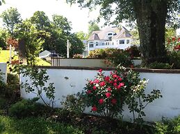 The Columbia Inn at Peralynna Manor