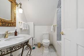 The Columbia Inn at Peralynna Manor