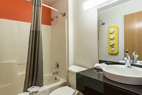 Motel 6 Barkeyville, PA