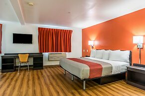 Motel 6 Barkeyville, PA