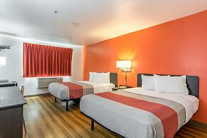 Motel 6 Barkeyville, PA