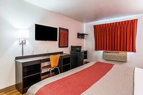 Motel 6 Barkeyville, PA