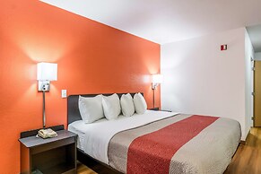 Motel 6 Barkeyville, PA