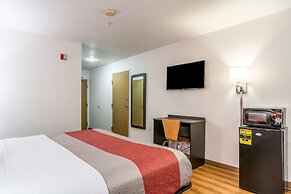 Motel 6 Barkeyville, PA