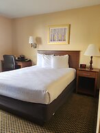 Luxury Inn And Suites