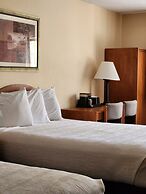 Luxury Inn And Suites