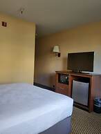 Luxury Inn And Suites