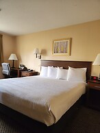 Luxury Inn And Suites