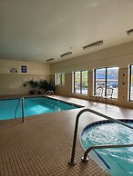 Luxury Inn And Suites