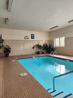 Luxury Inn And Suites