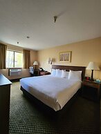 Luxury Inn And Suites