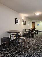 Luxury Inn And Suites