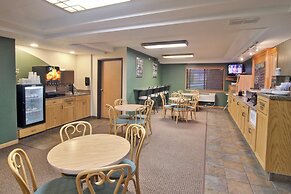 Boarders Inn & Suites by Cobblestone Hotels - Faribault