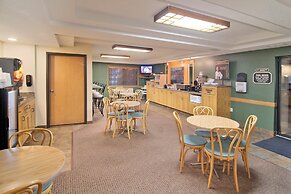 Boarders Inn & Suites by Cobblestone Hotels - Faribault