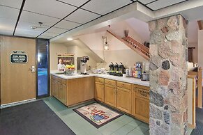 Boarders Inn & Suites by Cobblestone Hotels - Faribault