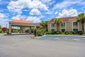 Comfort Inn & Suites Walterboro I-95