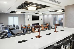 Holiday Inn Express I-26 & Us 29 At Westgate Mall by IHG