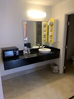 FairBridge Inn Express North Lima