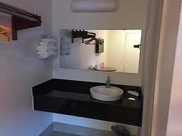 FairBridge Inn Express North Lima