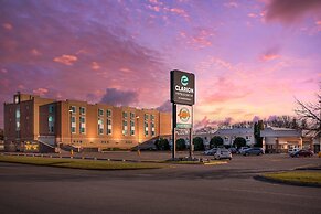 Clarion Hotel & Suites