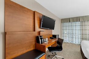 Clarion Hotel & Suites
