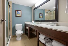 Clarion Hotel & Suites