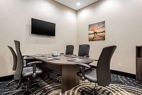 Clarion Hotel & Suites