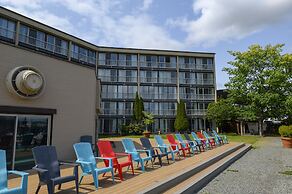 Oceanfront Suites at Cowichan Bay