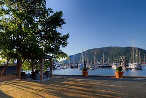 Oceanfront Suites at Cowichan Bay