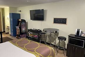 Super 8 by Wyndham Saskatoon Near Saskatoon Airport