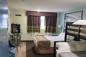 Super 8 by Wyndham Saskatoon Near Saskatoon Airport