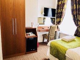 The Ilfracombe House Hotel - near Cliffs Pavilion
